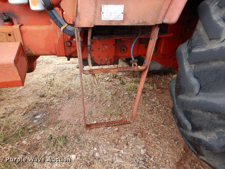 image for item DK5685 1973 International 1066  tractor