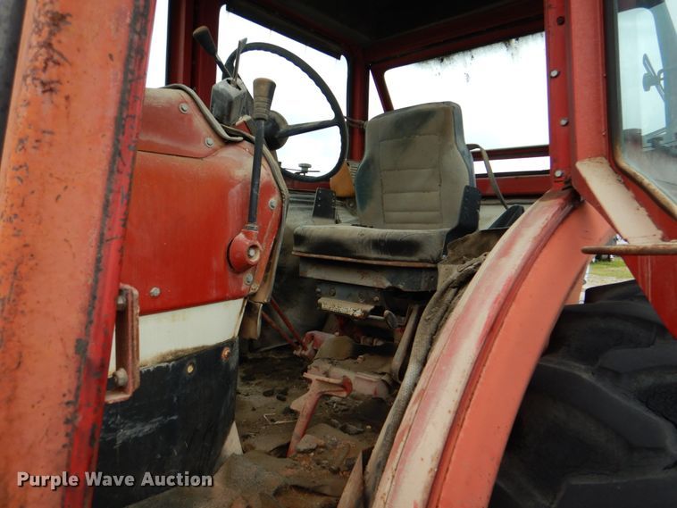 image for item DK5685 1973 International 1066  tractor