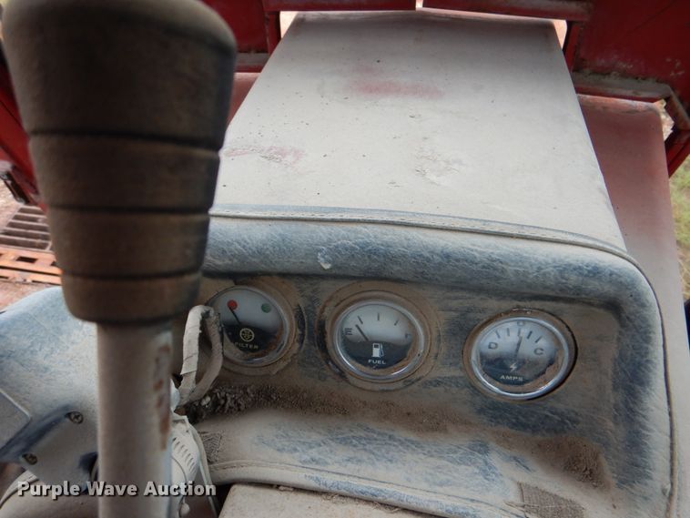 image for item DK5685 1973 International 1066  tractor