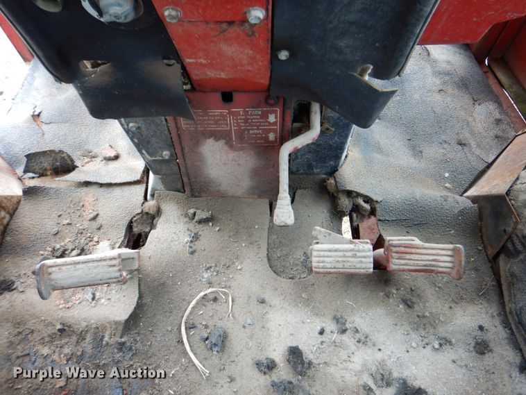 image for item DK5685 1973 International 1066  tractor