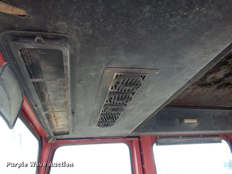 image for item DK5685 1973 International 1066  tractor