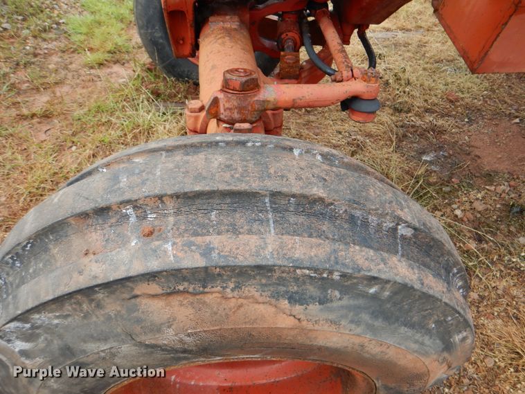 image for item DK5685 1973 International 1066  tractor