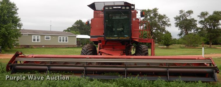 image for item DK7995 1993 Case 1688  RWA combine