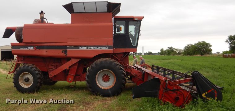 image for item DK7995 1993 Case 1688  RWA combine