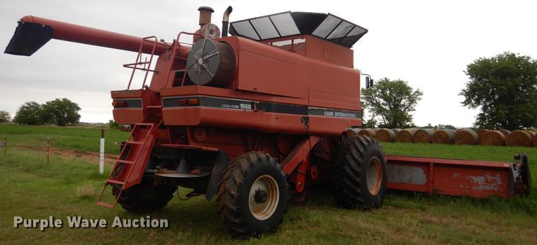 image for item DK7995 1993 Case 1688  RWA combine