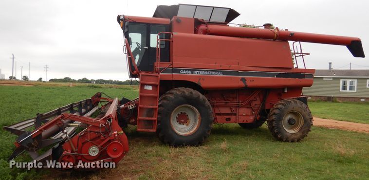 image for item DK7995 1993 Case 1688  RWA combine