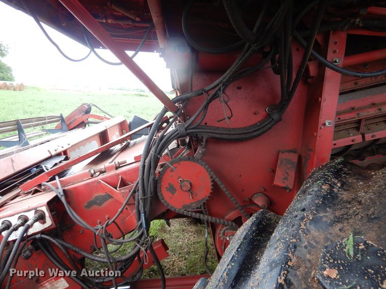 image for item DK7995 1993 Case 1688  RWA combine