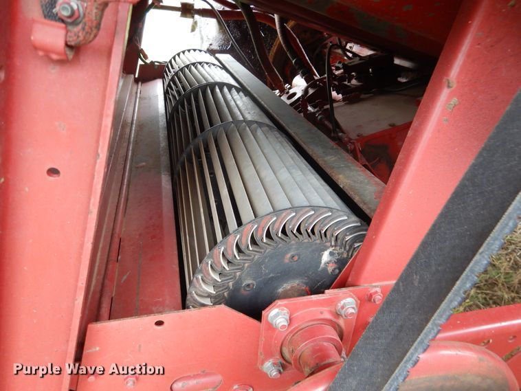 image for item DK7995 1993 Case 1688  RWA combine