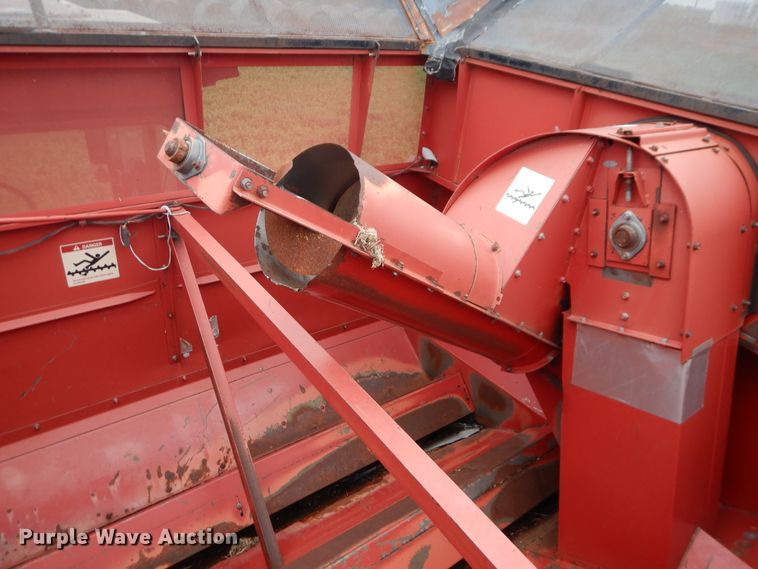image for item DK7995 1993 Case 1688  RWA combine
