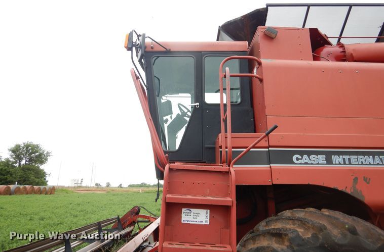 image for item DK7995 1993 Case 1688  RWA combine