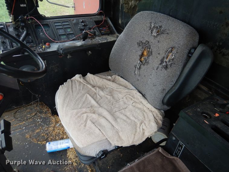 image for item DK7995 1993 Case 1688  RWA combine