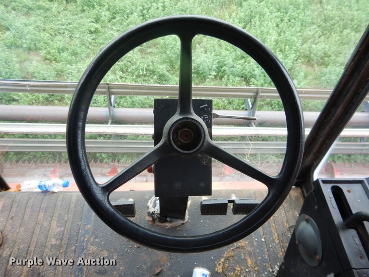 image for item DK7995 1993 Case 1688  RWA combine