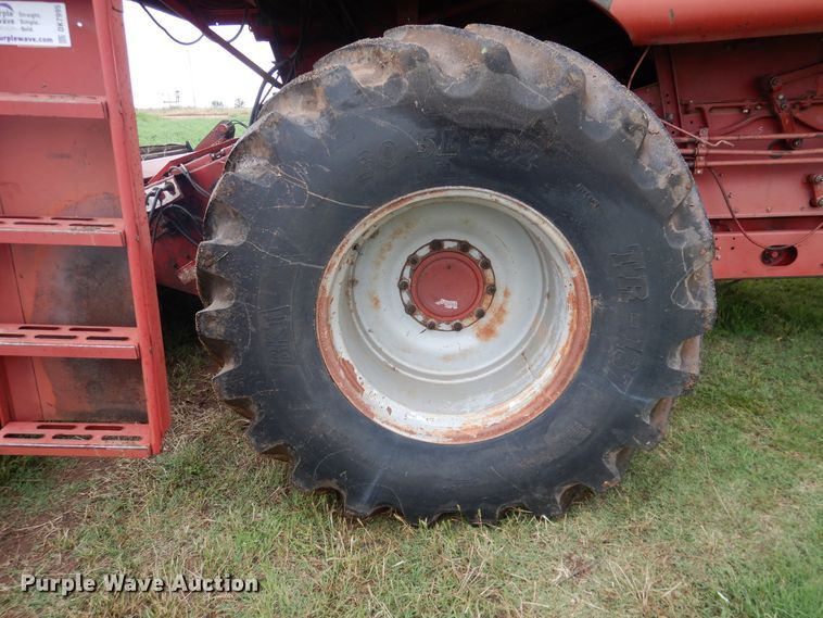 image for item DK7995 1993 Case 1688  RWA combine