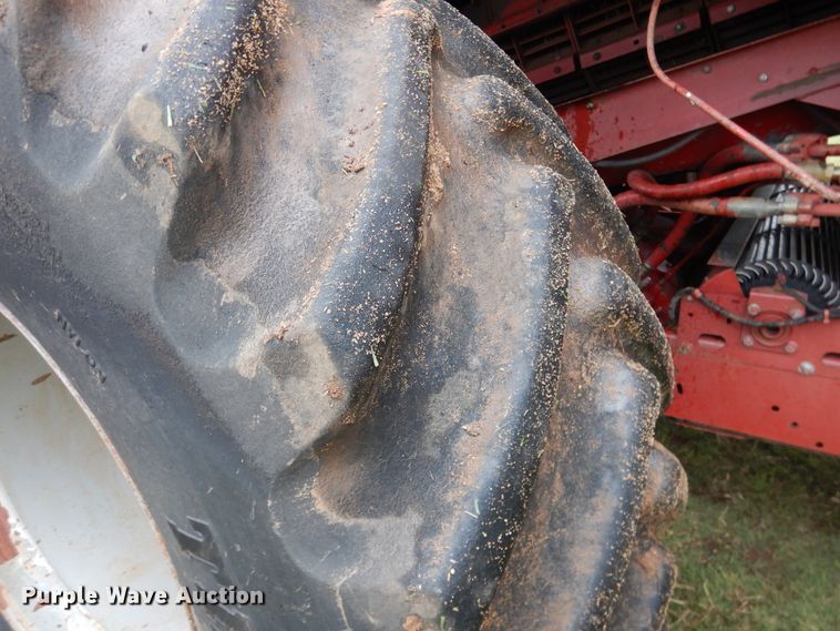 image for item DK7995 1993 Case 1688  RWA combine