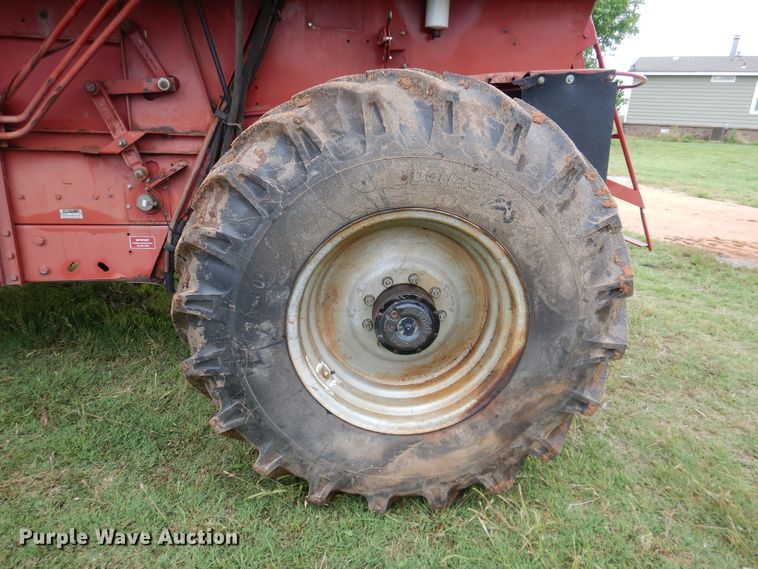 image for item DK7995 1993 Case 1688  RWA combine