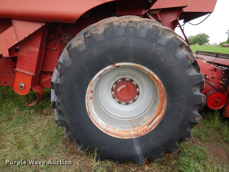 image for item DK7995 1993 Case 1688  RWA combine