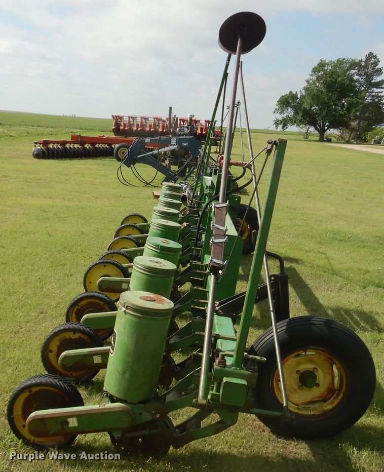 image for item DL0310 John Deere 71  no-till planter