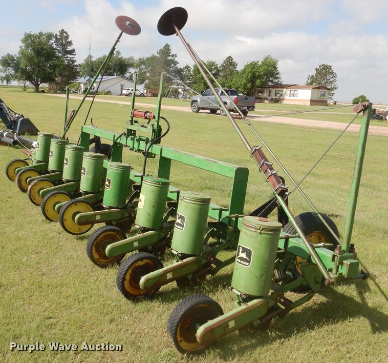 image for item DL0310 John Deere 71  no-till planter
