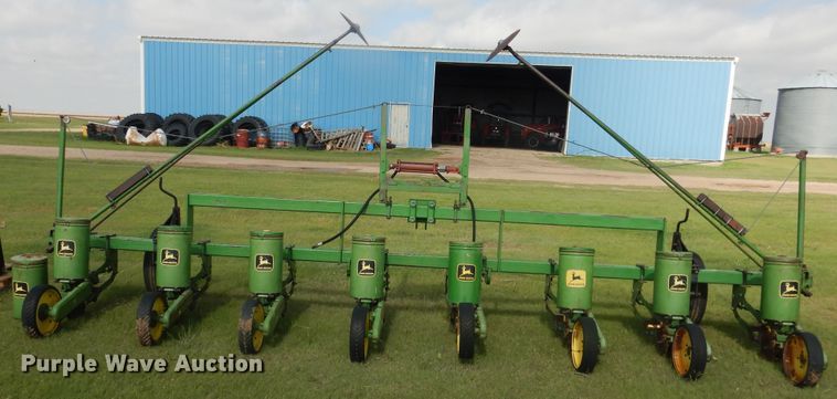 image for item DL0310 John Deere 71  no-till planter