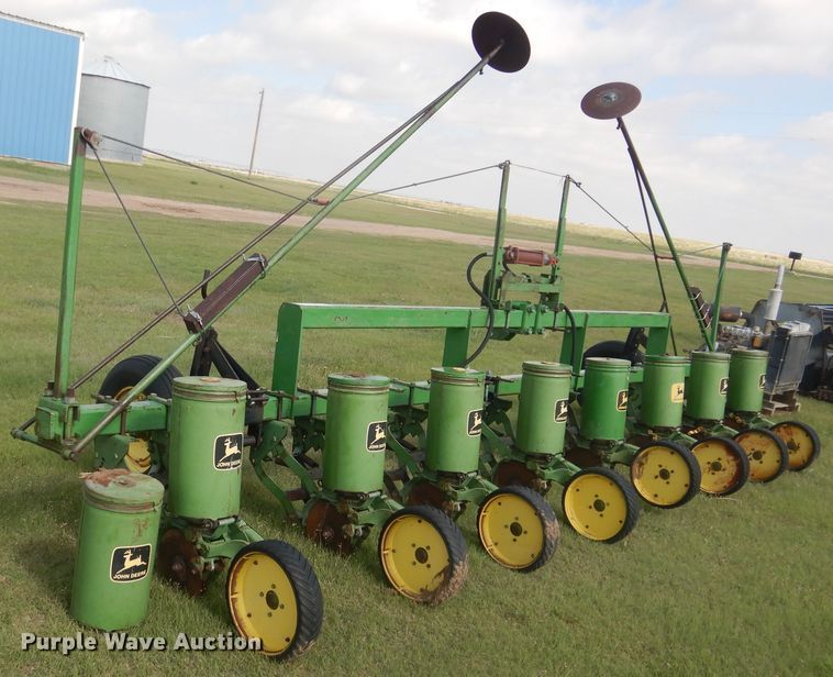 image for item DL0310 John Deere 71  no-till planter