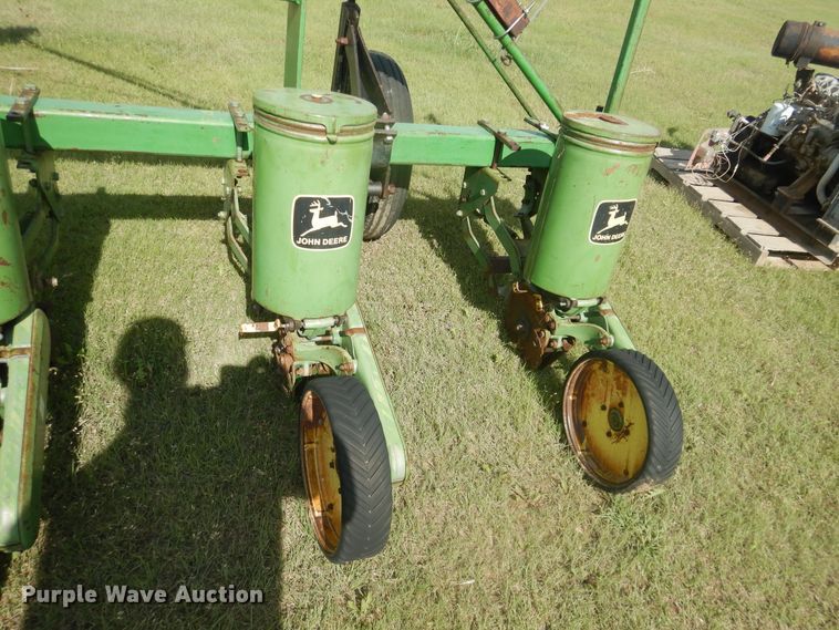 image for item DL0310 John Deere 71  no-till planter