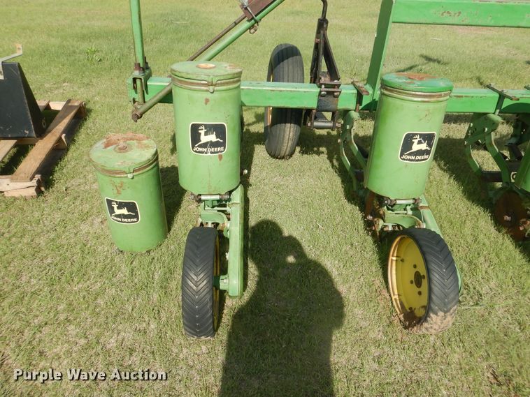 image for item DL0310 John Deere 71  no-till planter