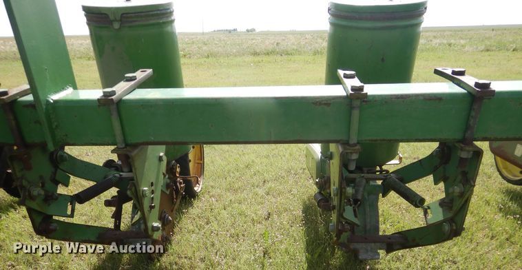 image for item DL0310 John Deere 71  no-till planter