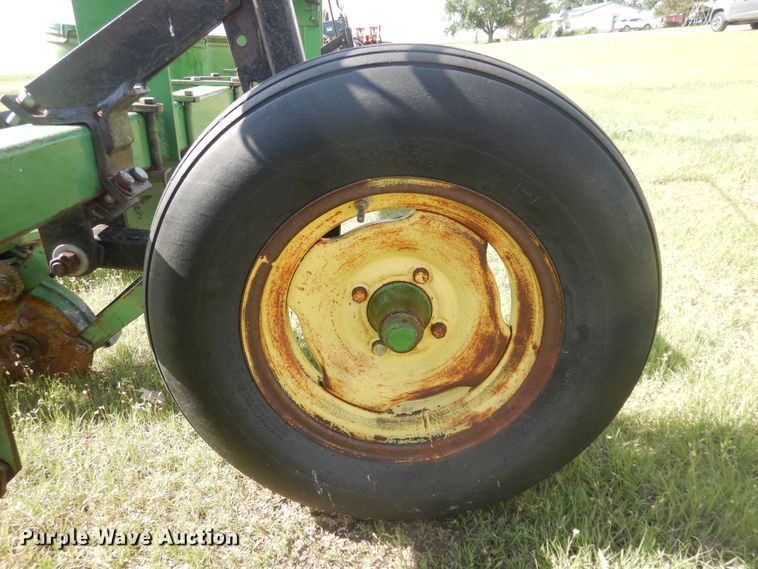 image for item DL0310 John Deere 71  no-till planter
