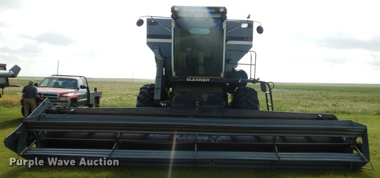 image for item DL0312 1982 Gleaner L2  combine