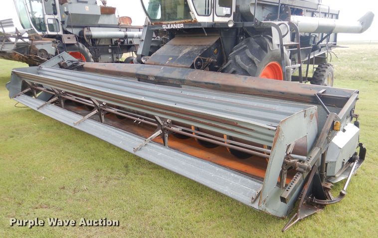 image for item DL0312 1982 Gleaner L2  combine