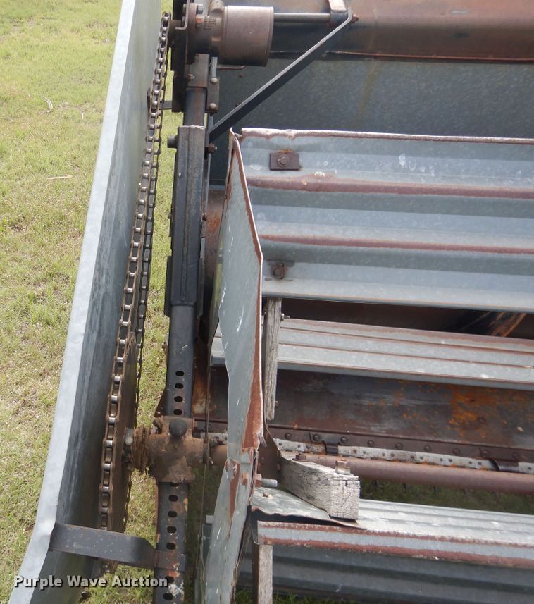 image for item DL0312 1982 Gleaner L2  combine