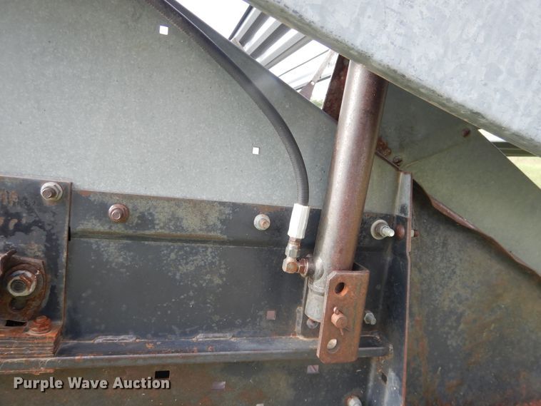 image for item DL0312 1982 Gleaner L2  combine