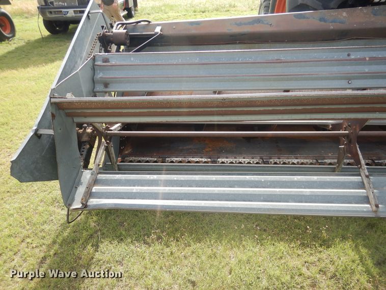 image for item DL0312 1982 Gleaner L2  combine