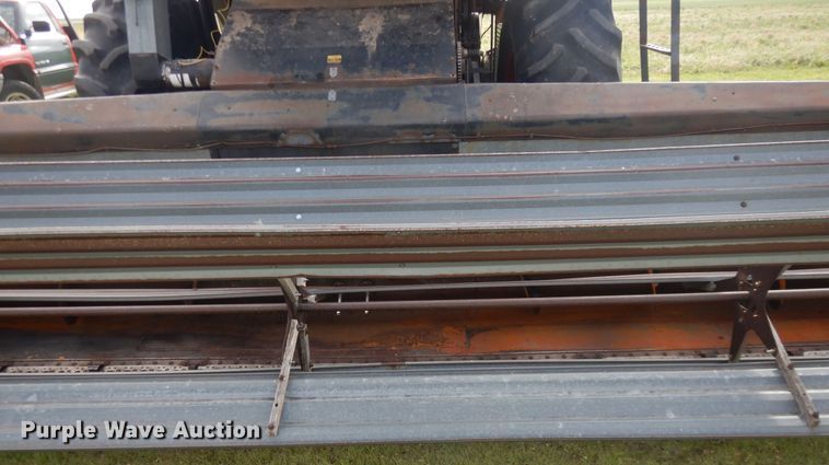 image for item DL0312 1982 Gleaner L2  combine