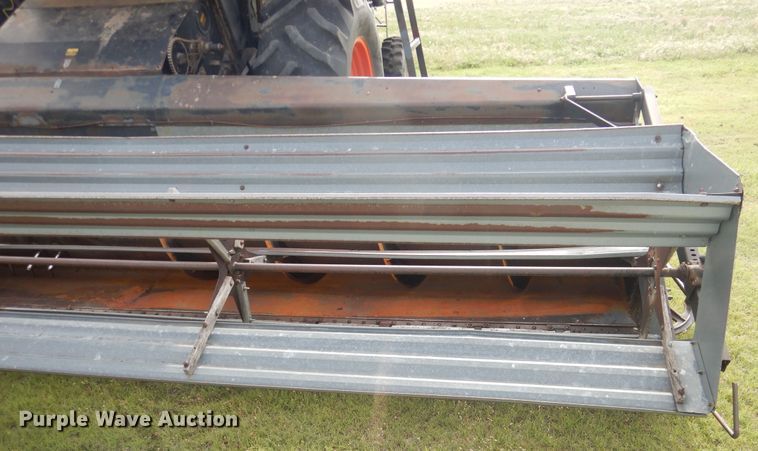 image for item DL0312 1982 Gleaner L2  combine