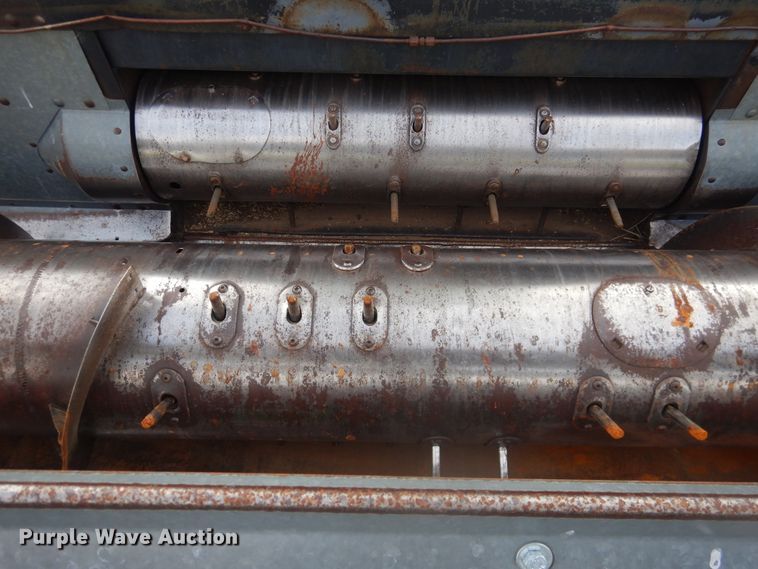 image for item DL0312 1982 Gleaner L2  combine