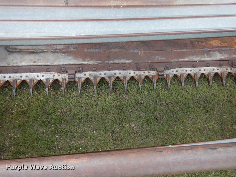 image for item DL0312 1982 Gleaner L2  combine