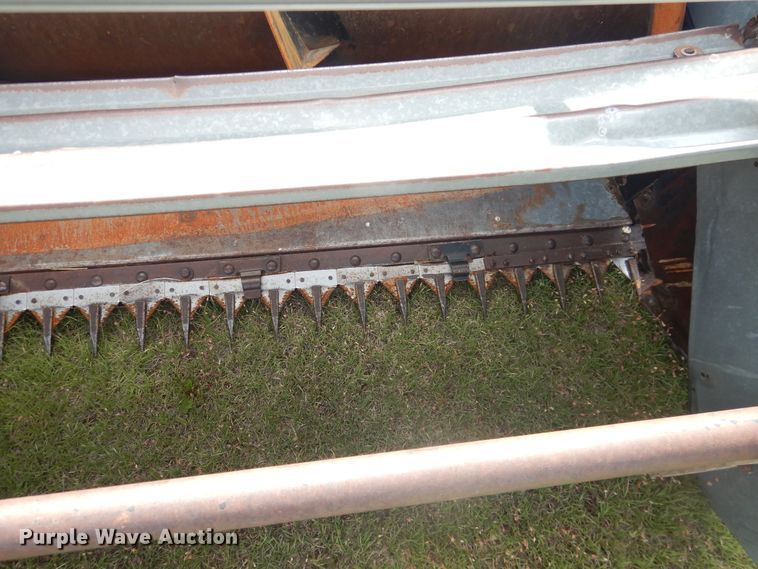 image for item DL0312 1982 Gleaner L2  combine