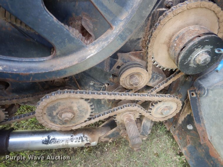 image for item DL0312 1982 Gleaner L2  combine