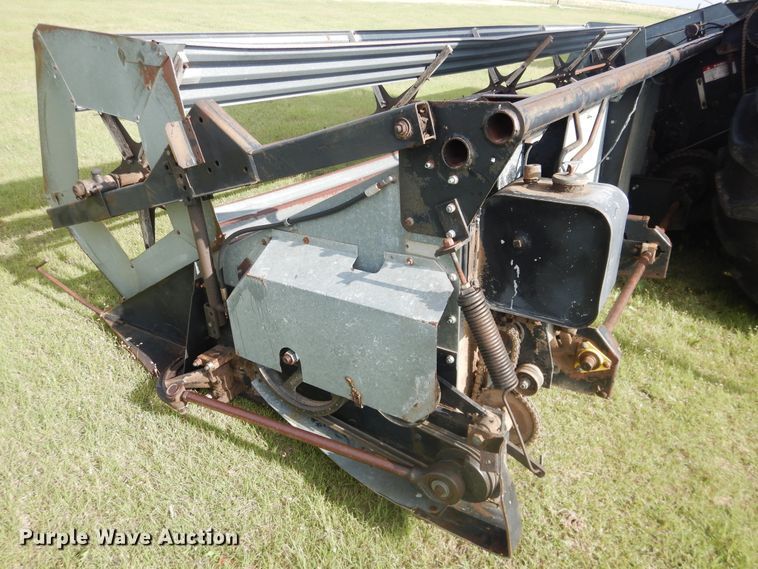 image for item DL0312 1982 Gleaner L2  combine