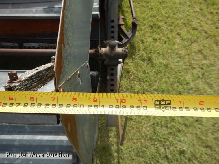 image for item DL0312 1982 Gleaner L2  combine