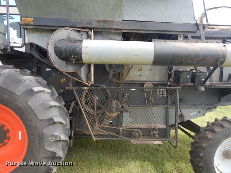 image for item DL0312 1982 Gleaner L2  combine
