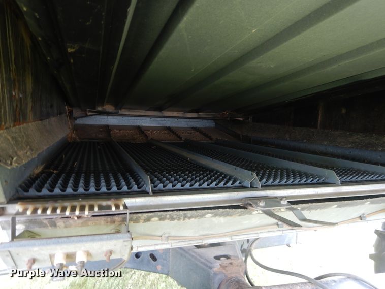 image for item DL0312 1982 Gleaner L2  combine