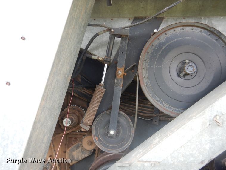 image for item DL0312 1982 Gleaner L2  combine