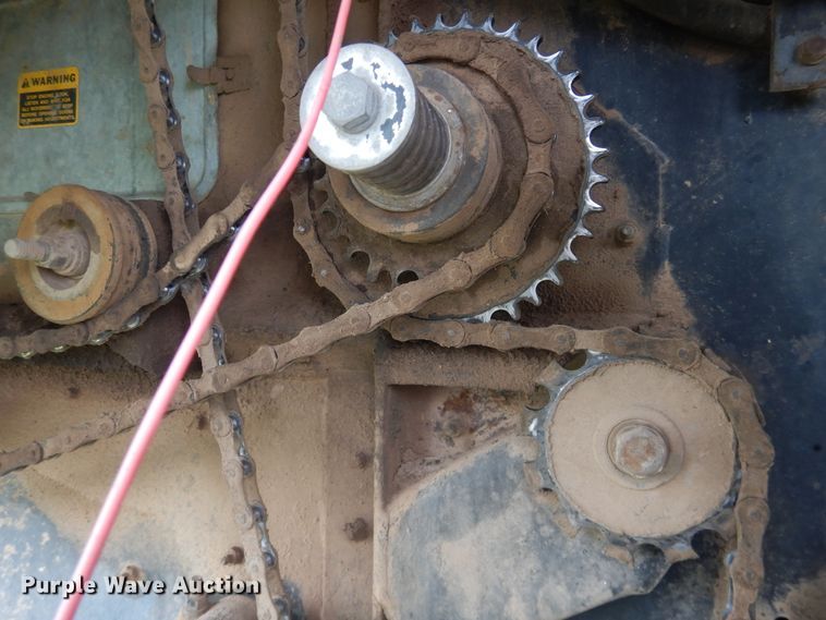 image for item DL0312 1982 Gleaner L2  combine