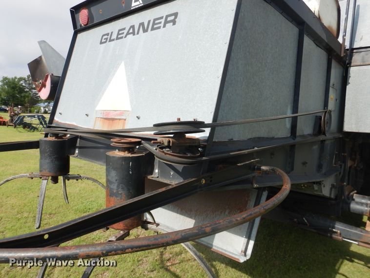 image for item DL0312 1982 Gleaner L2  combine