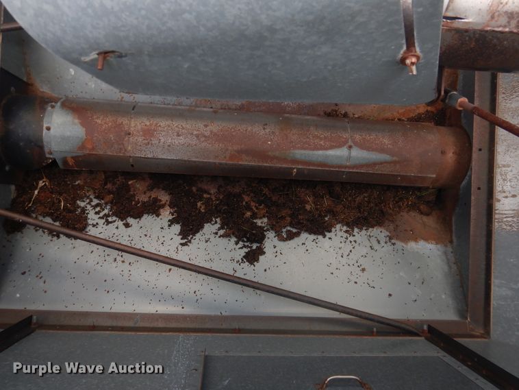 image for item DL0312 1982 Gleaner L2  combine