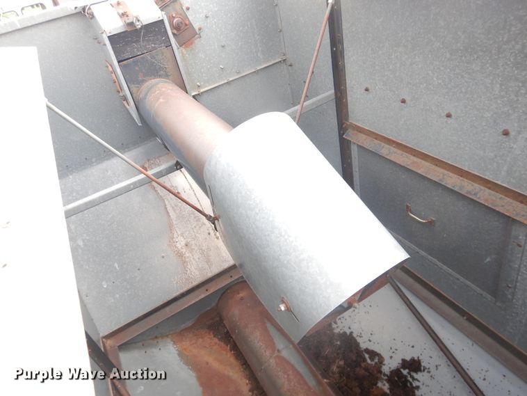 image for item DL0312 1982 Gleaner L2  combine