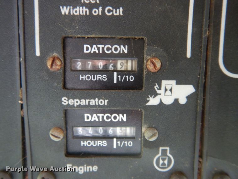 image for item DL0312 1982 Gleaner L2  combine