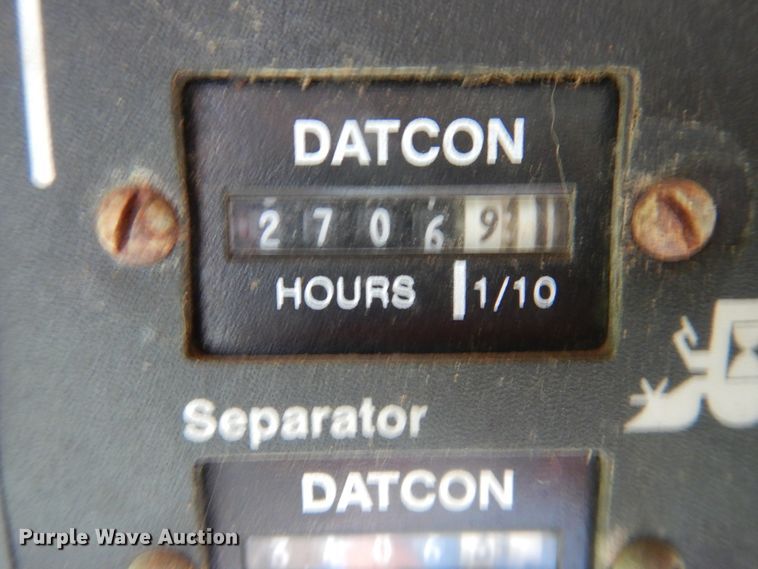 image for item DL0312 1982 Gleaner L2  combine